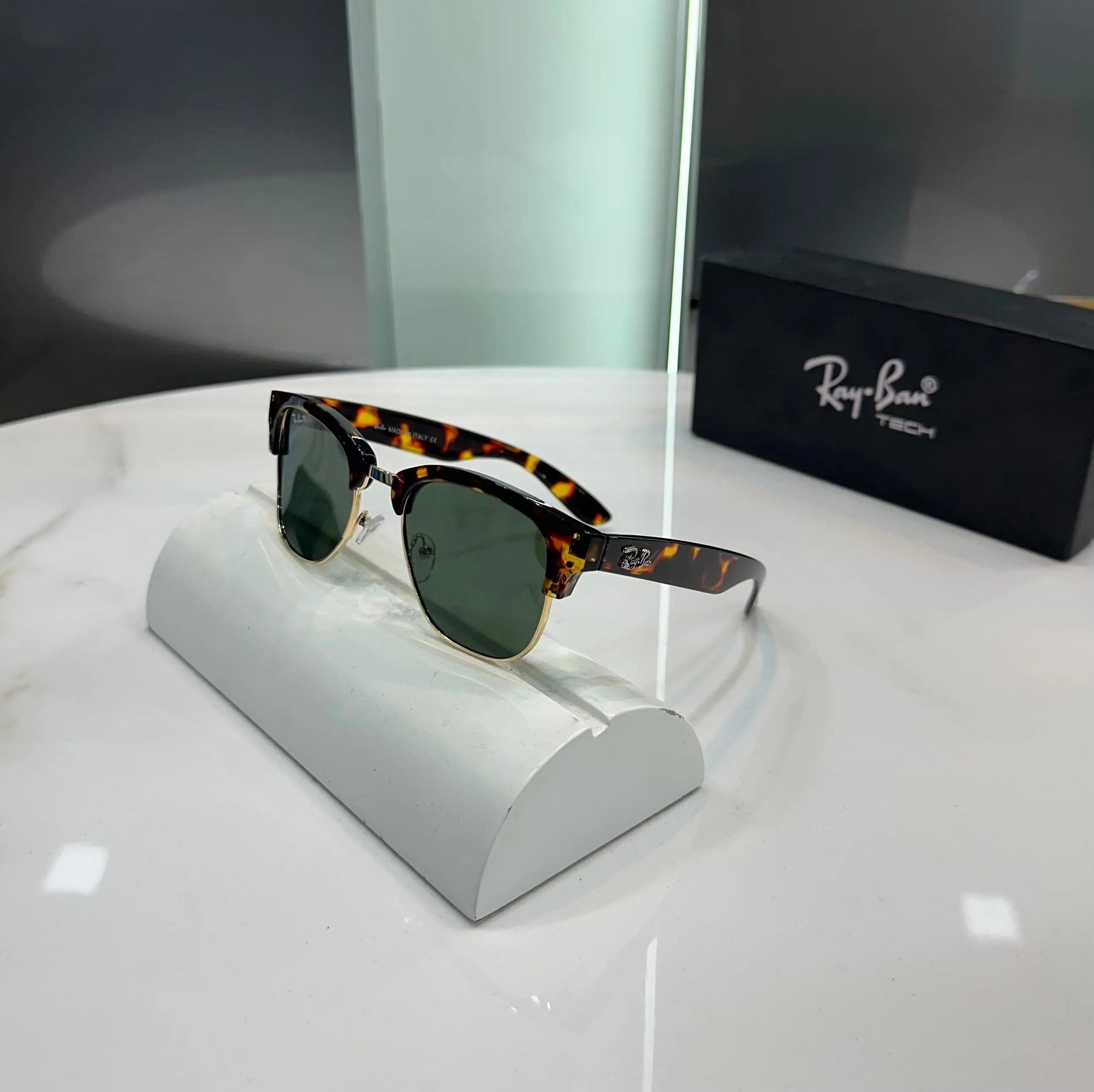 RayBan Tiger Green Premium Shades 504