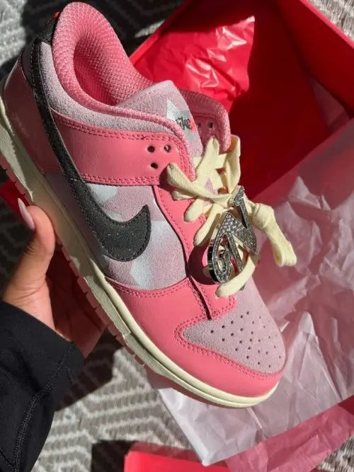 Nik_e Dunk Low LX Barbie women