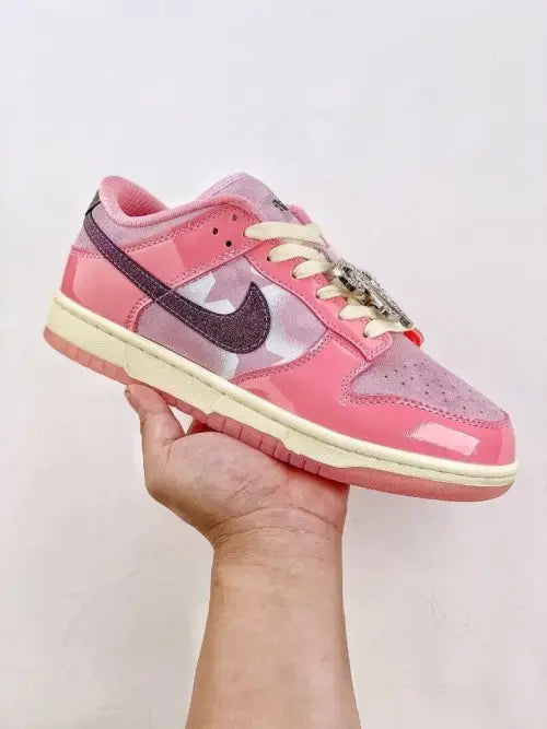 Nik_e Dunk Low LX Barbie women Secondary image