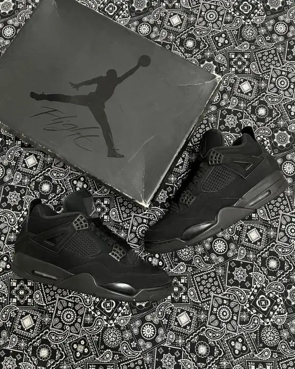 AIR JORDAN 4 BLACK CAT SEMI UA Secondary image