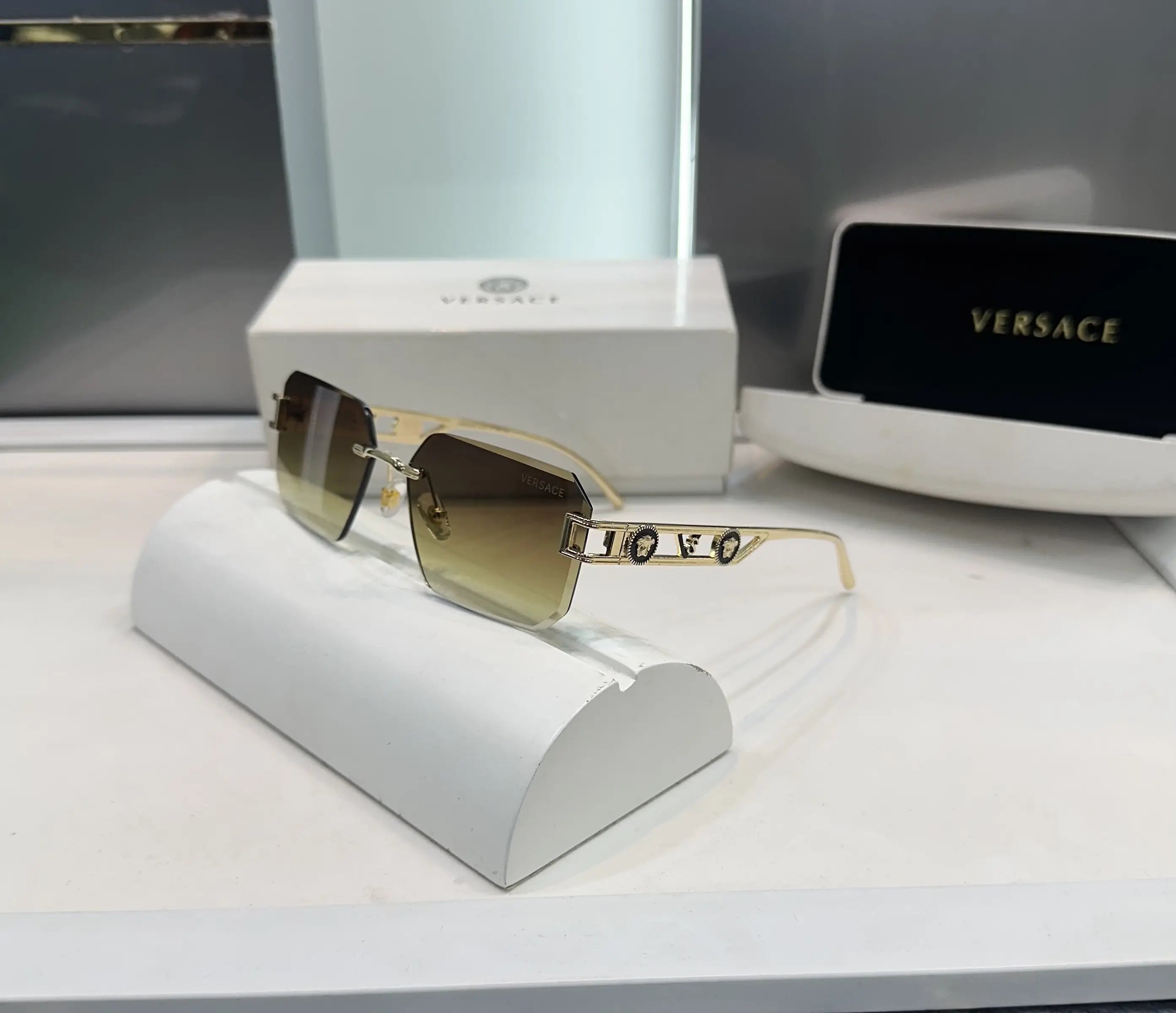 Versac e Gold Brown Premium Shades 013 Main image