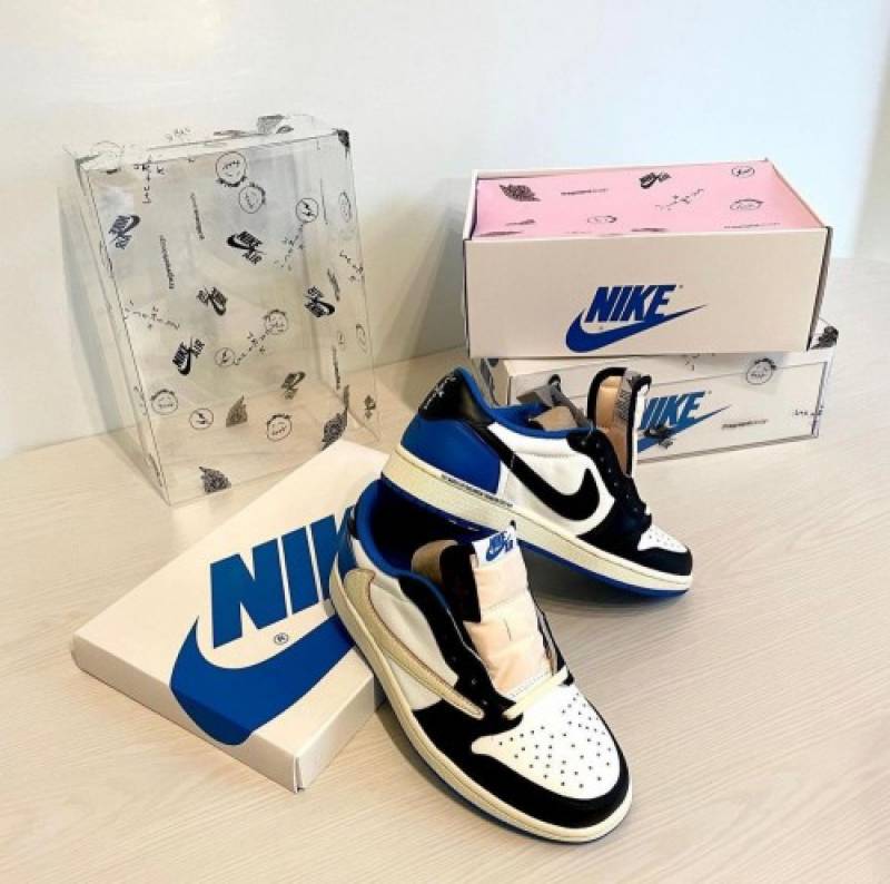 Air Jordan Retro 1 Low x Travis Scott Fragment Semi UA Main image