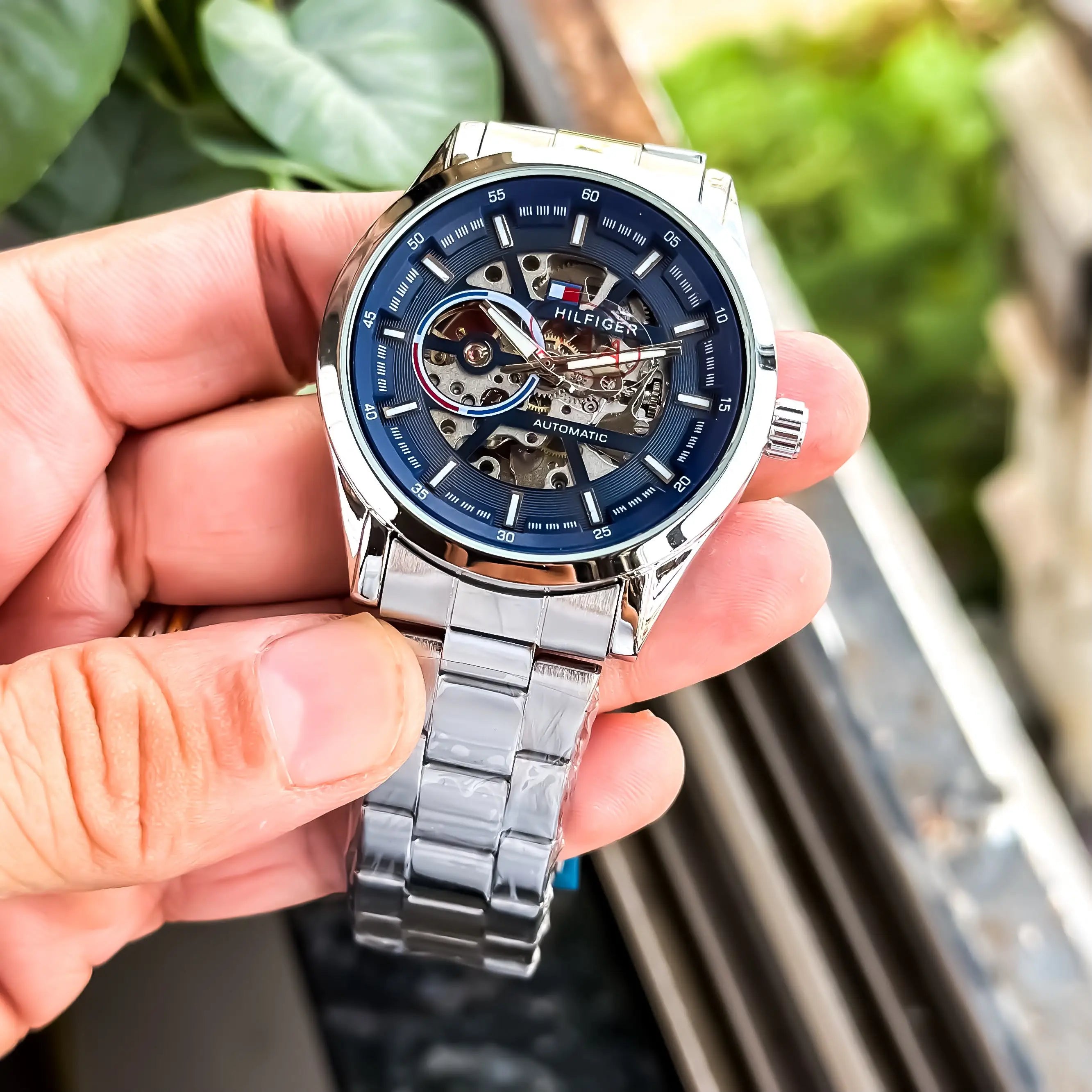 TOMMY_AUTO_SILVER_BLUE