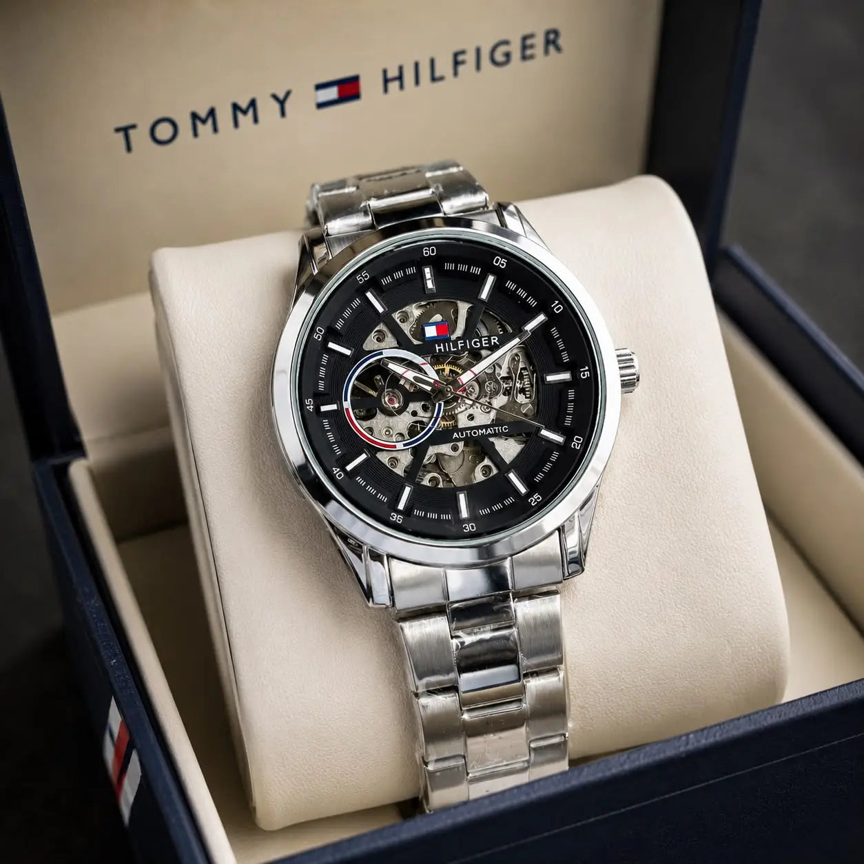 TOMMY_AUTO_SILVER_BLACK Secondary image