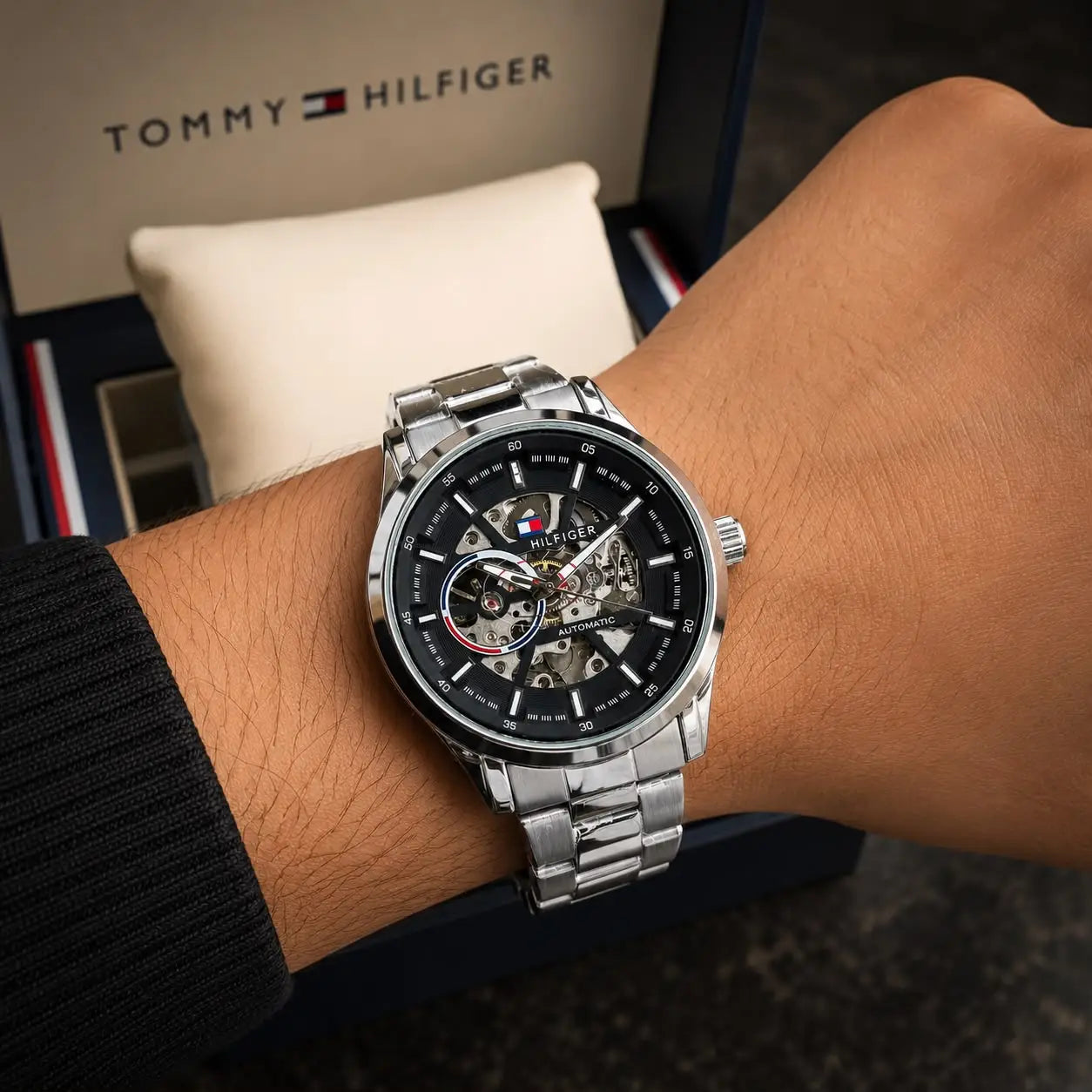 TOMMY_AUTO_SILVER_BLACK