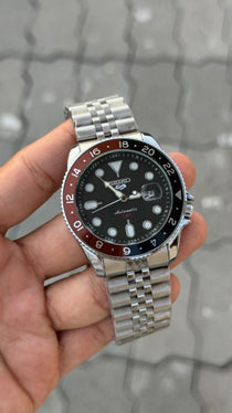 Seiko 5 sports GMT back open 0001